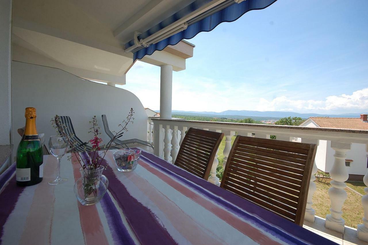 Apartments Nency By El-Pi Tours Malinska Exterior photo